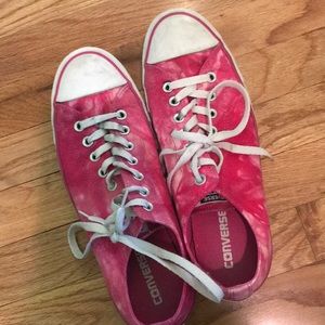 pink women's converse